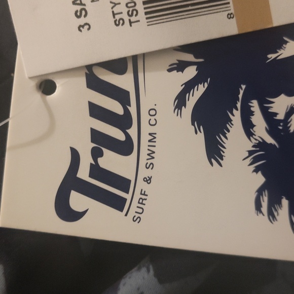 Trunks surf and swim company - Picture 4 of 5